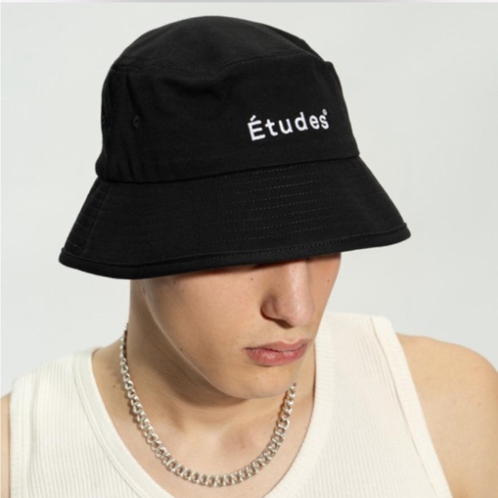 Études Black Bucket Hat